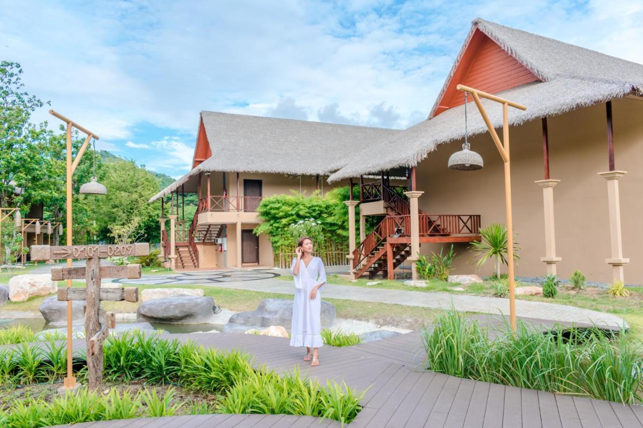 Recall Isaan Isan Concept At Khaoyai Sha Extra Plus Mu Si Buitenkant foto